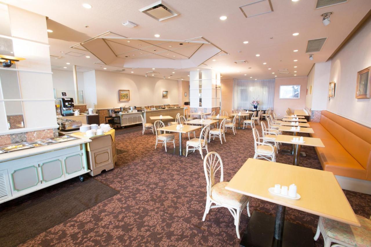 Toyama Chitetsu Hotel Bagian luar foto