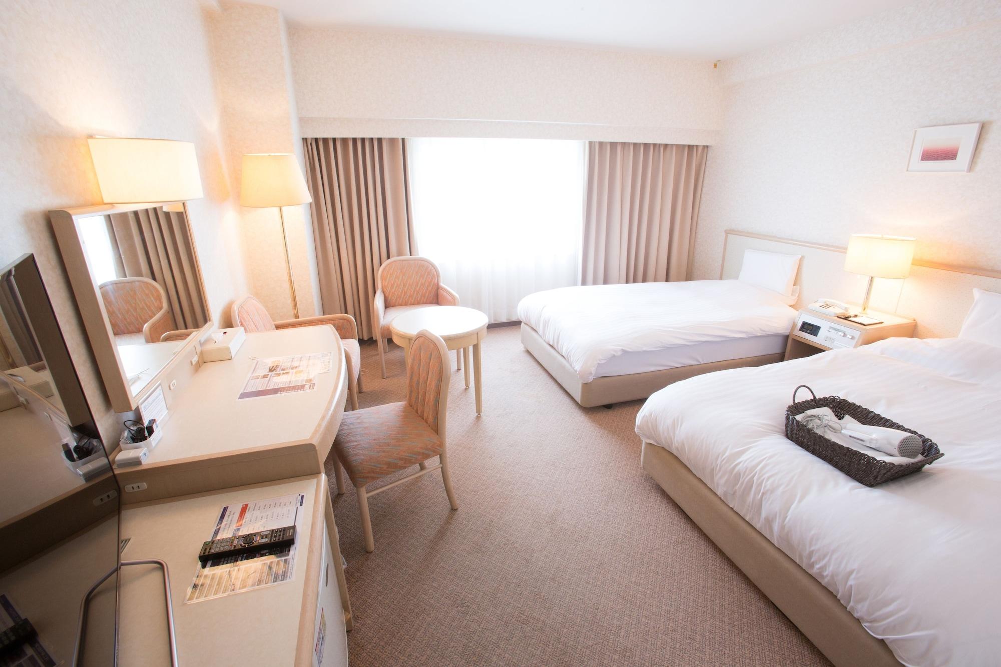 Toyama Chitetsu Hotel Bagian luar foto