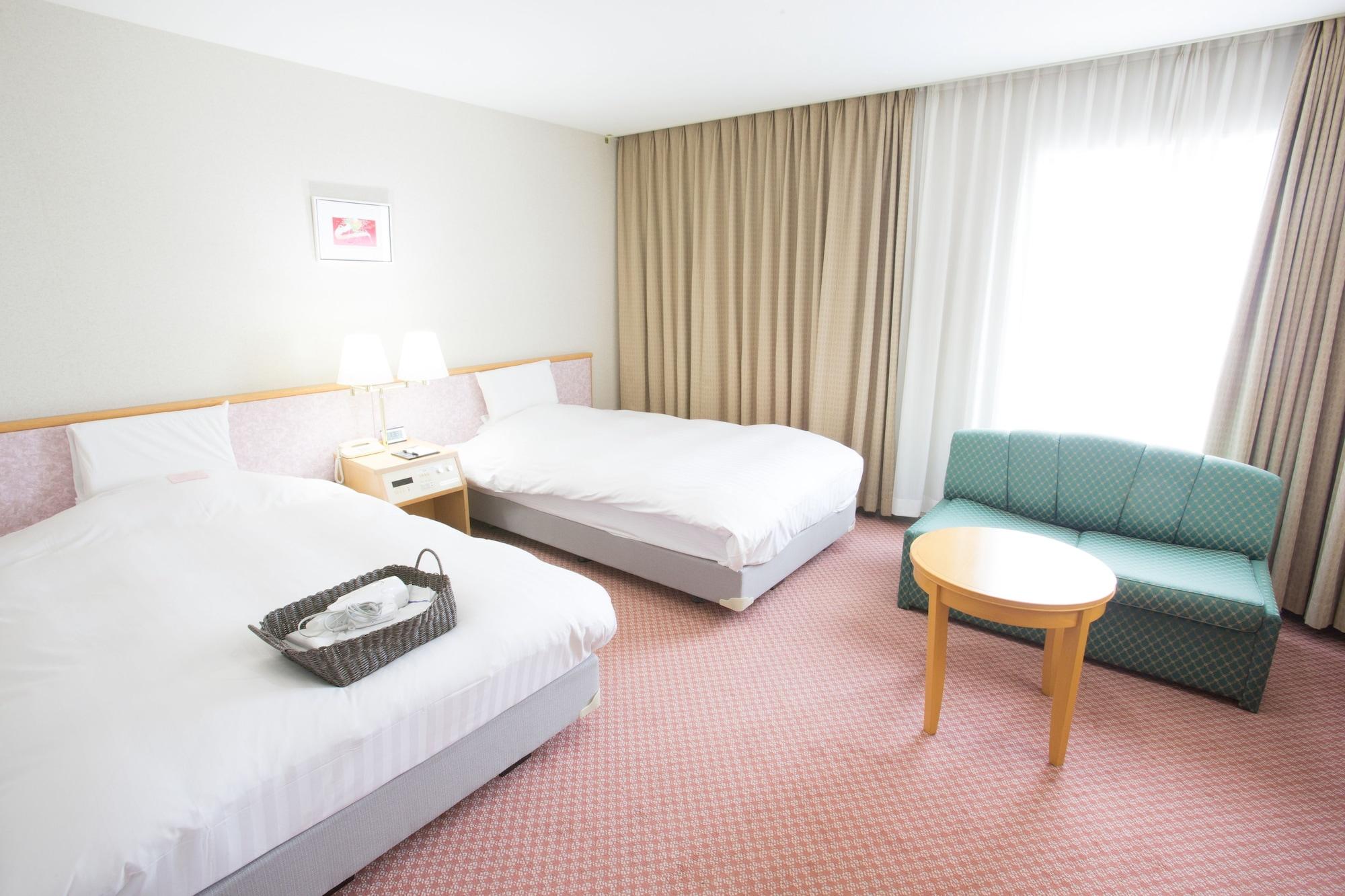 Toyama Chitetsu Hotel Bagian luar foto