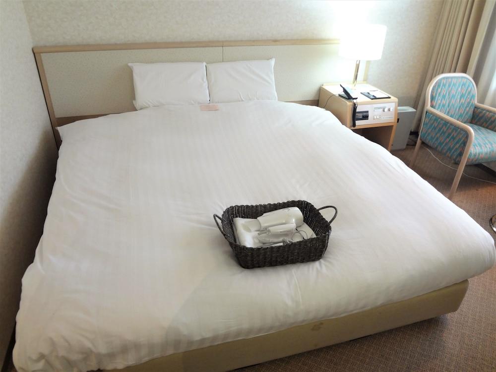 Toyama Chitetsu Hotel Bagian luar foto